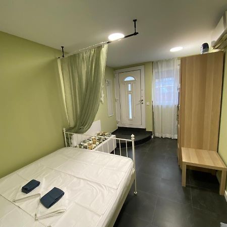 Nirvana'S Compact Studio Apartment Tesalonika Bagian luar foto