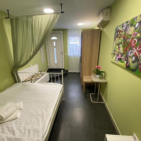 Nirvana'S Compact Studio Apartment Tesalonika Bagian luar foto