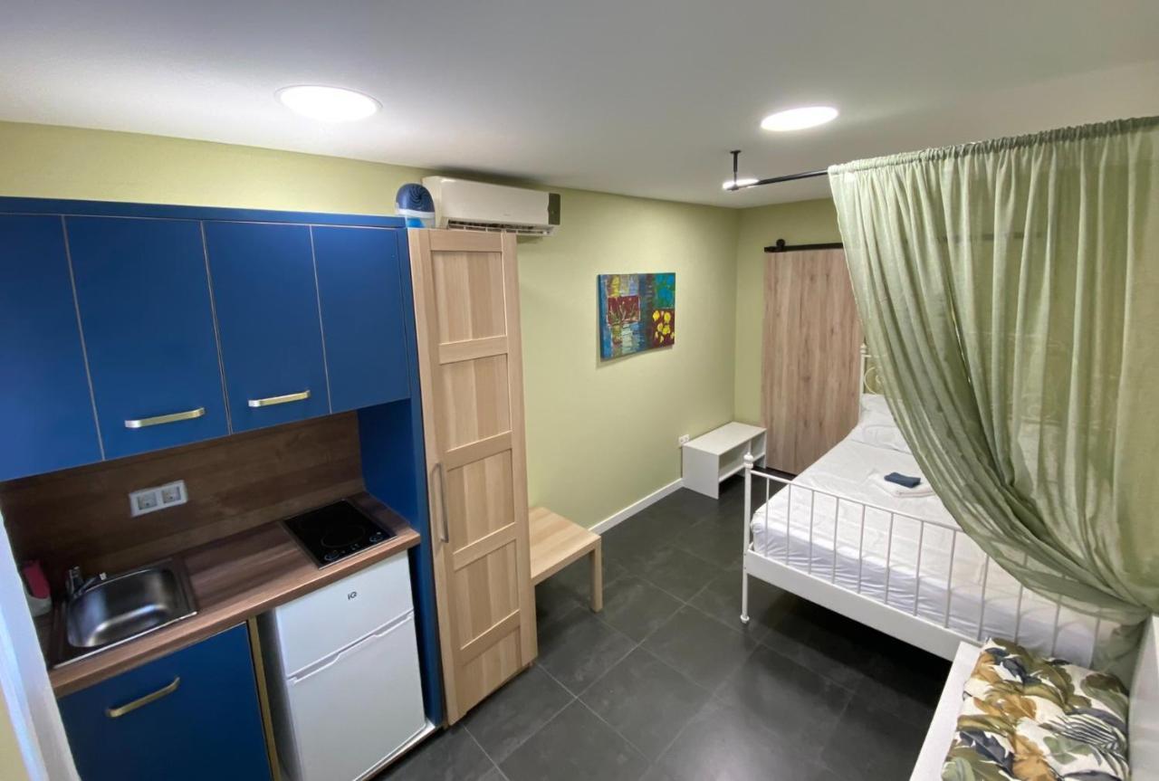 Nirvana'S Compact Studio Apartment Tesalonika Bagian luar foto