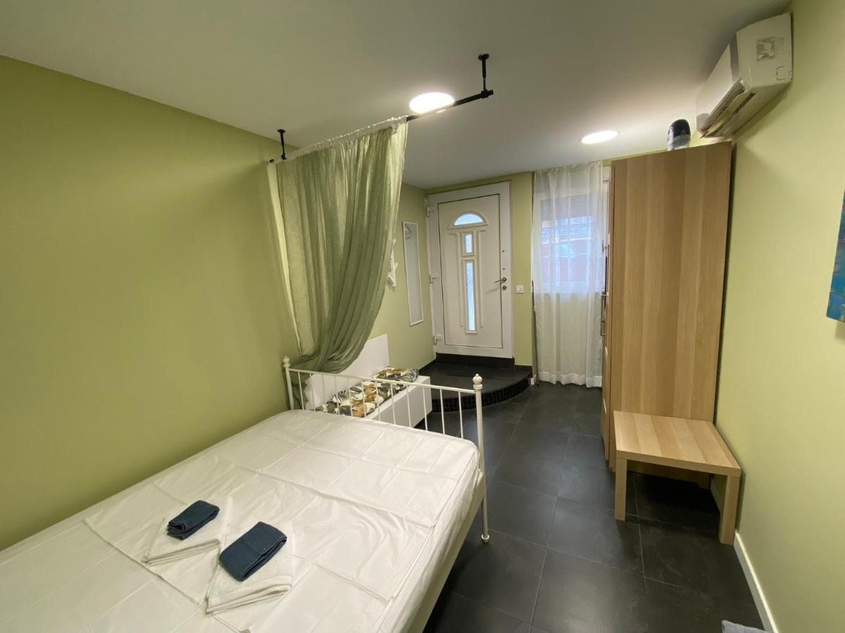 Nirvana'S Compact Studio Apartment Tesalonika Bagian luar foto